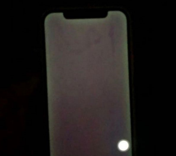 竹溪苹果手机维修分享苹果客服回应 iPhone 12 屏幕“发绿”问题 